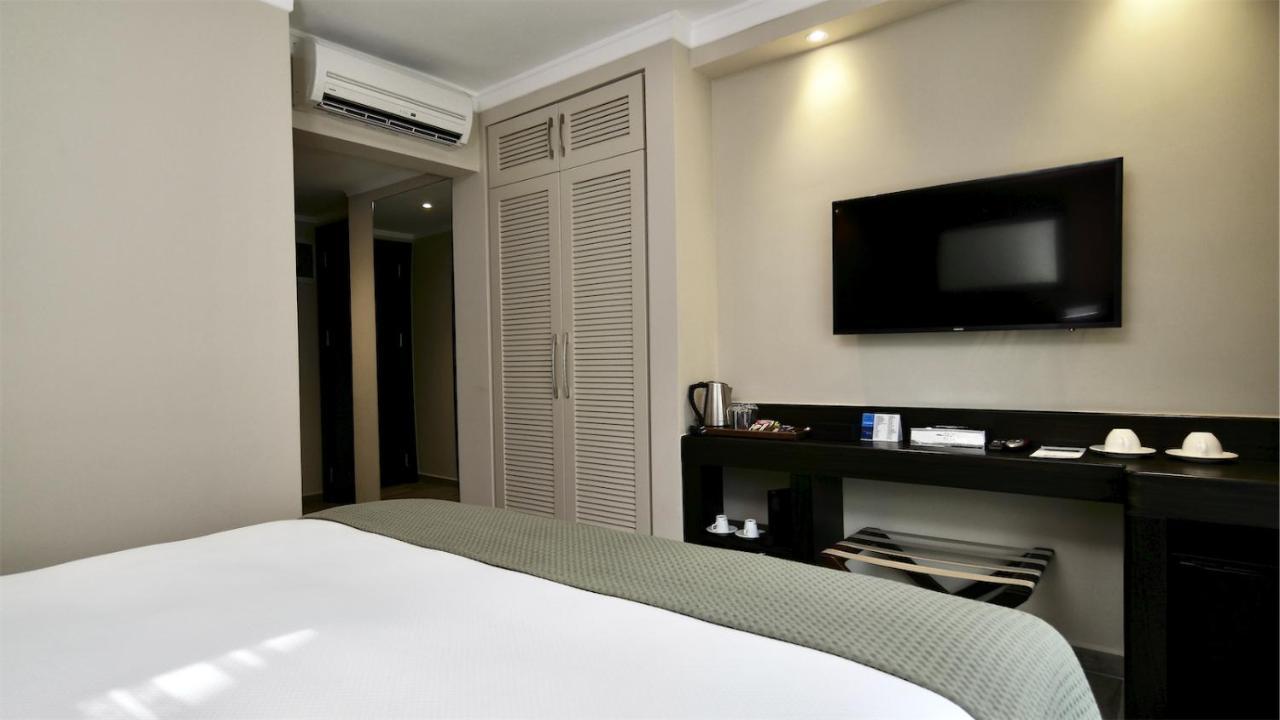 Resa Hotel *